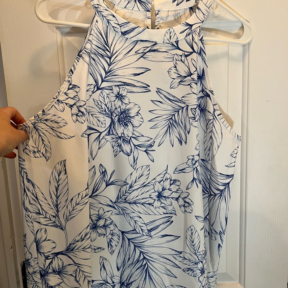 Cupshe Blue and White Tank Top with Tropical Design